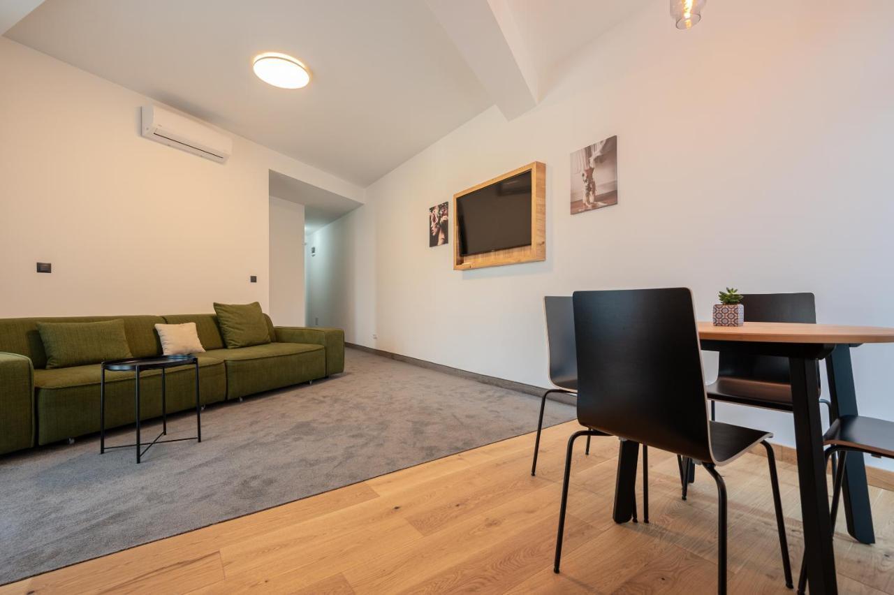 Calvin Oradea Exterior foto